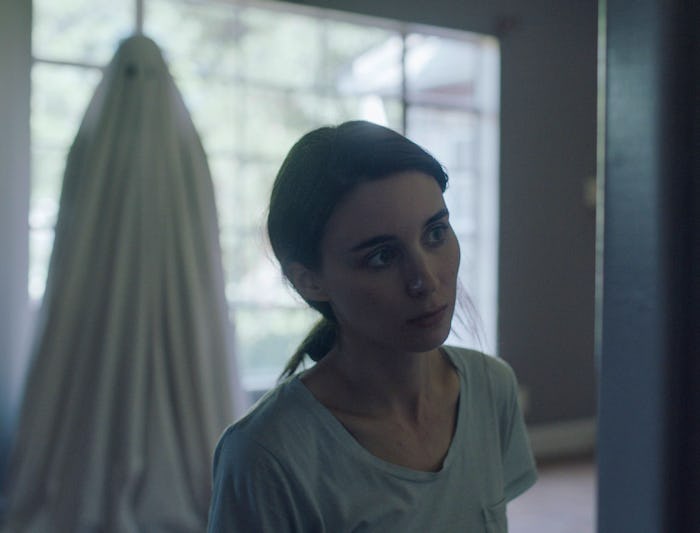 Life adrift: Dallas filmmaker’s ‘Ghost Story’ is a haunting pleasure